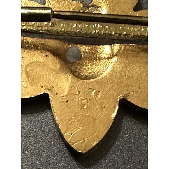 Vintage Girl Scout Trefoil Lapel Pin Gold Eagle Four Stars Brownies America - Picture 3 of 3